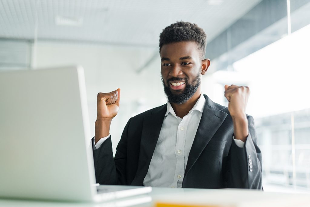 Trabalho online: é possível empreender na crise?